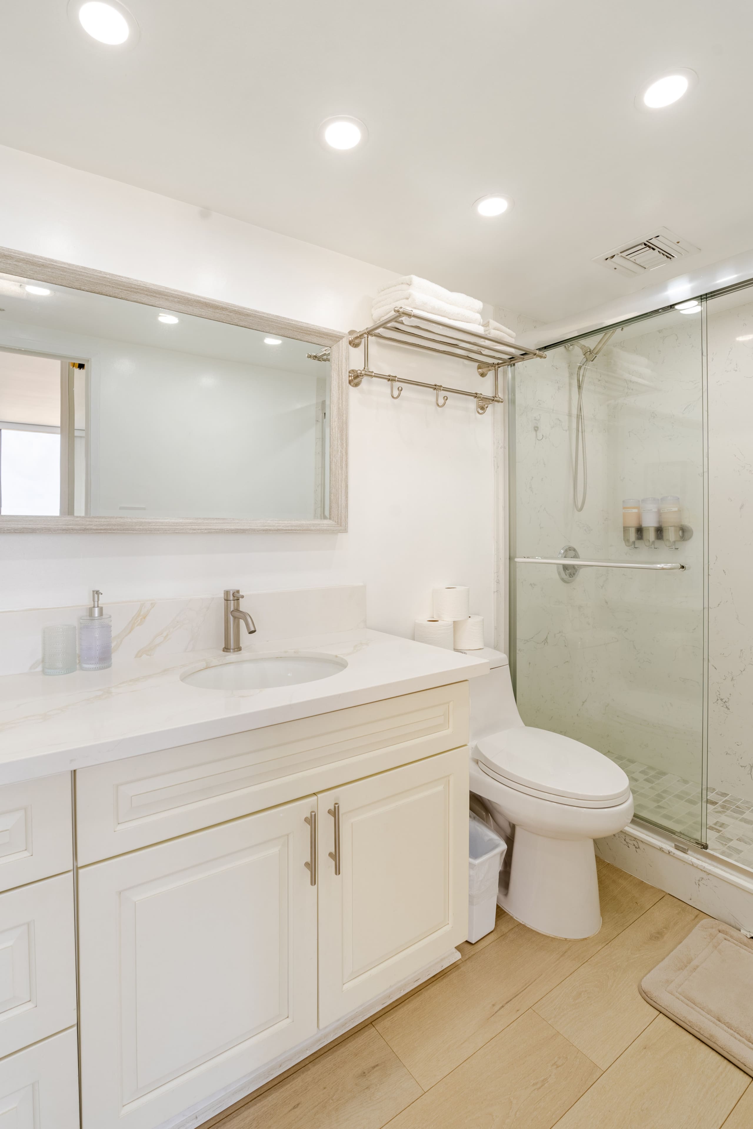 Highrise Ocean Views in Waikiki, +AC - Image 16