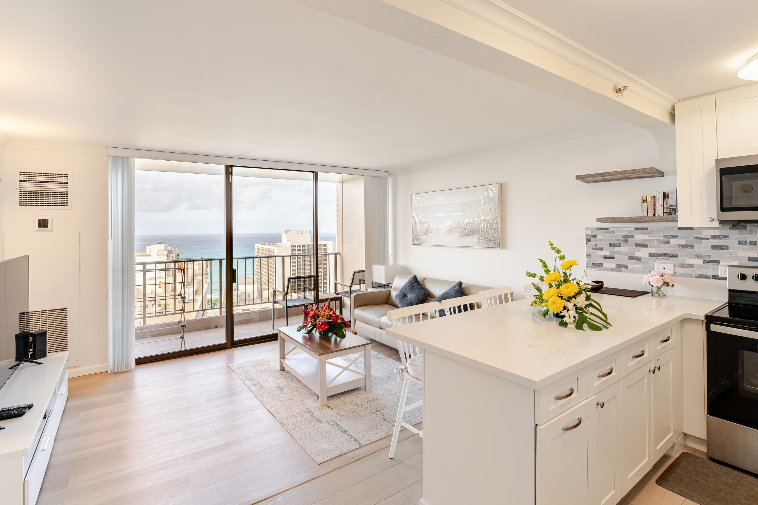 Highrise Ocean Views in Waikiki, +AC - Image 4