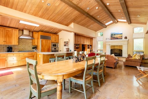 Spacious, Private, Studio Guesthouse