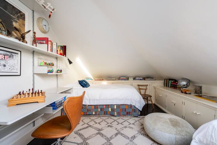 £2.5m Notting Hill Loft Home Privacy Chef Kitchen gallery image 3