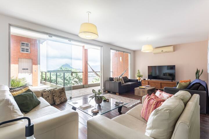 Entire home with gorgeous view in Rio de Janeiro gallery image 2