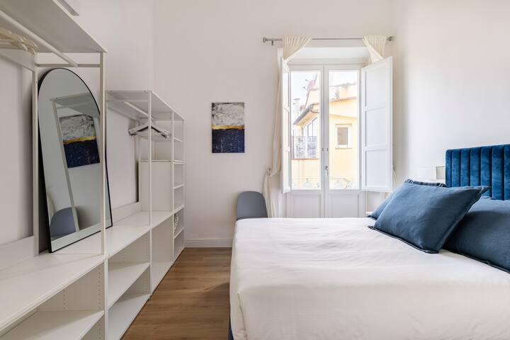 White Martelli gallery image 2