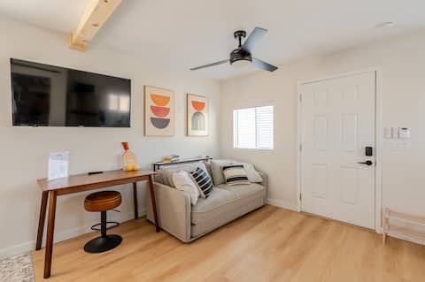 Top performing Airbnb: DT Phx guesthouse w fire pit 6 min from airport in Central City