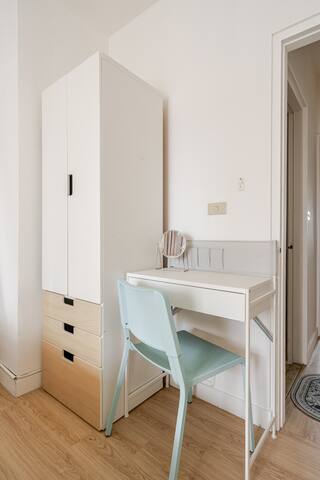 Modern 3BR Daan Park | Elevator & Family-Friendly gallery image 5