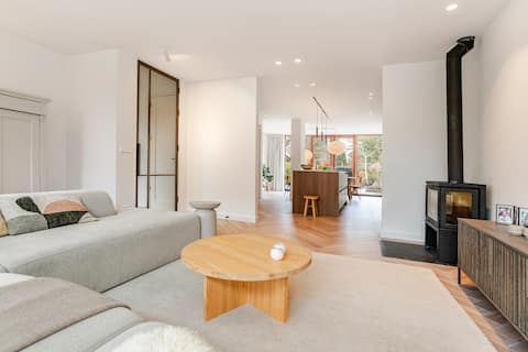 Modern & spacious family close to Amsterdam
