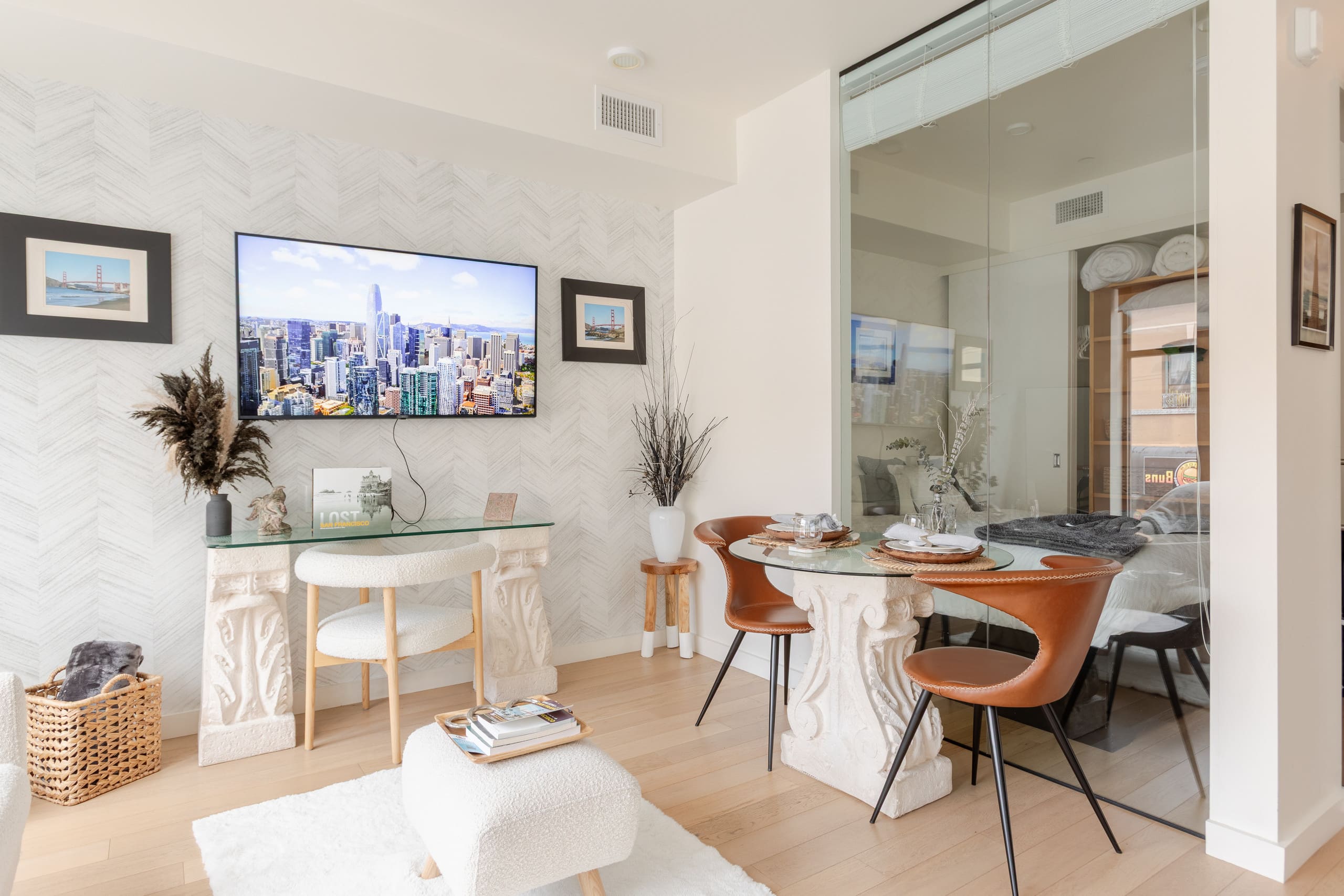 Condo in San Francisco · ★4.92 · 1 bedroom · 1 bed · 1 bath - Image 15