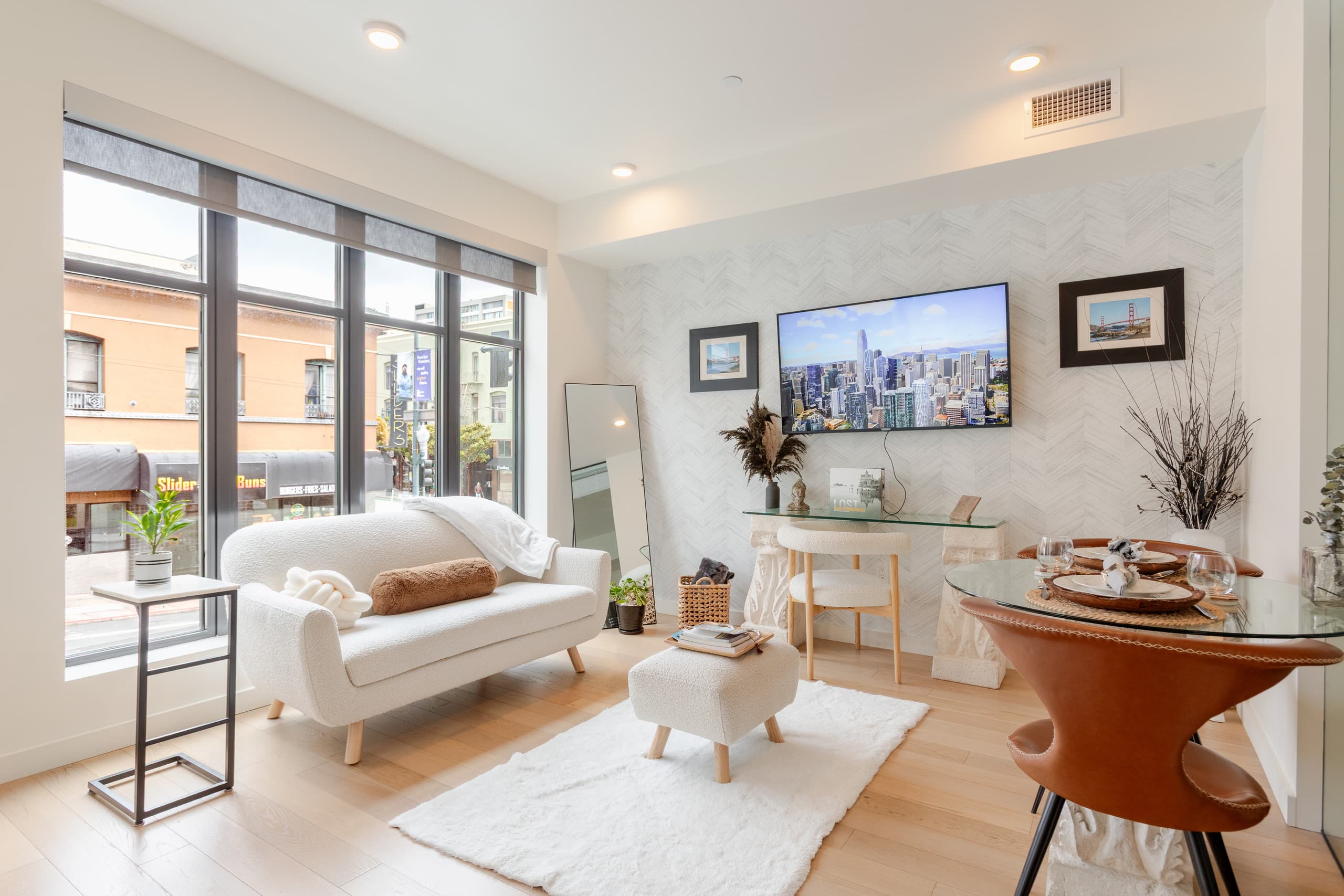 Condo in San Francisco · ★4.92 · 1 bedroom · 1 bed · 1 bath - Image 2