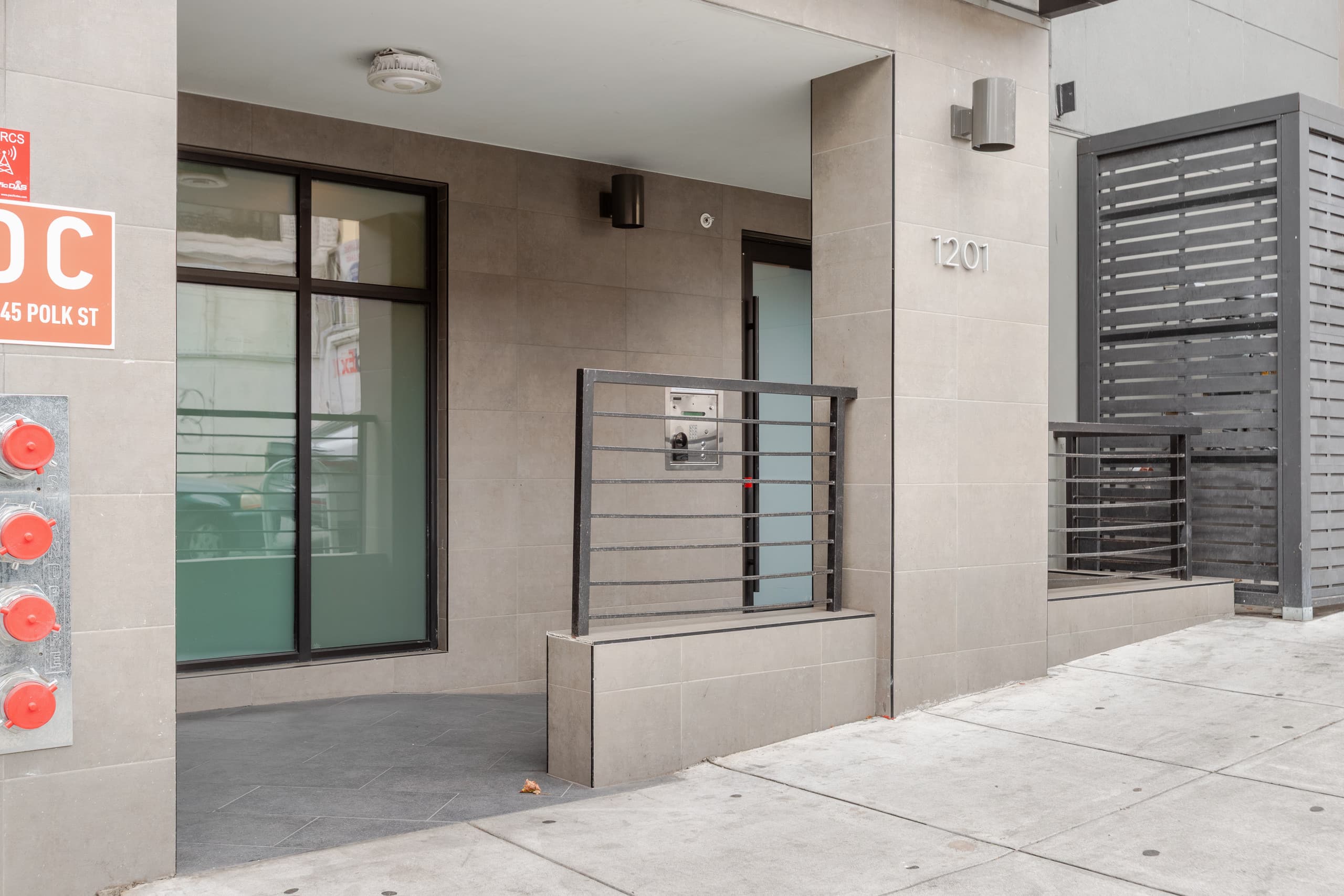 Condo in San Francisco · ★4.92 · 1 bedroom · 1 bed · 1 bath - Image 57