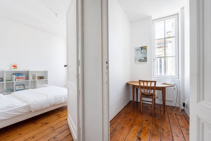 Grande maison familiale vintage avec jardin intime gallery image 5