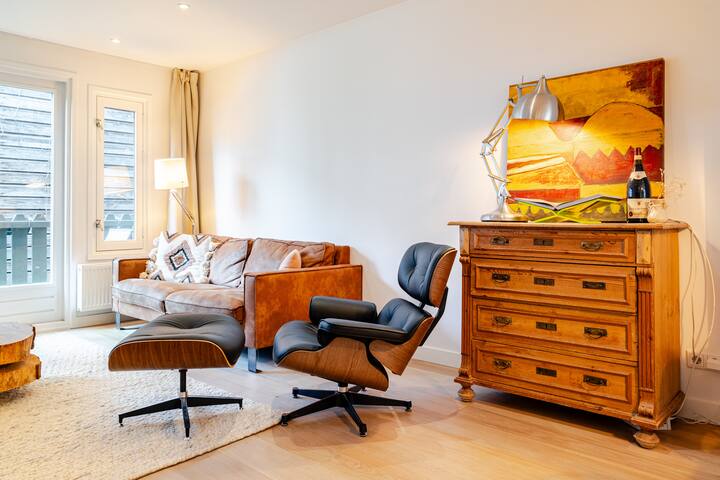 Luxury large house in the heart of the city center gallery image 5