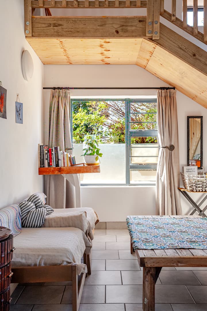Holly House - Private Guest House For Four In Jbay - Jeffreys Bay