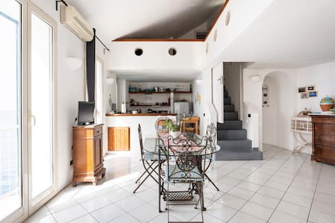 Leduemarine Villa on the sea, sundeck, parking