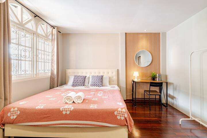 Entire house for 12 pax nearMRT Rama9,3mins malls gallery image 3