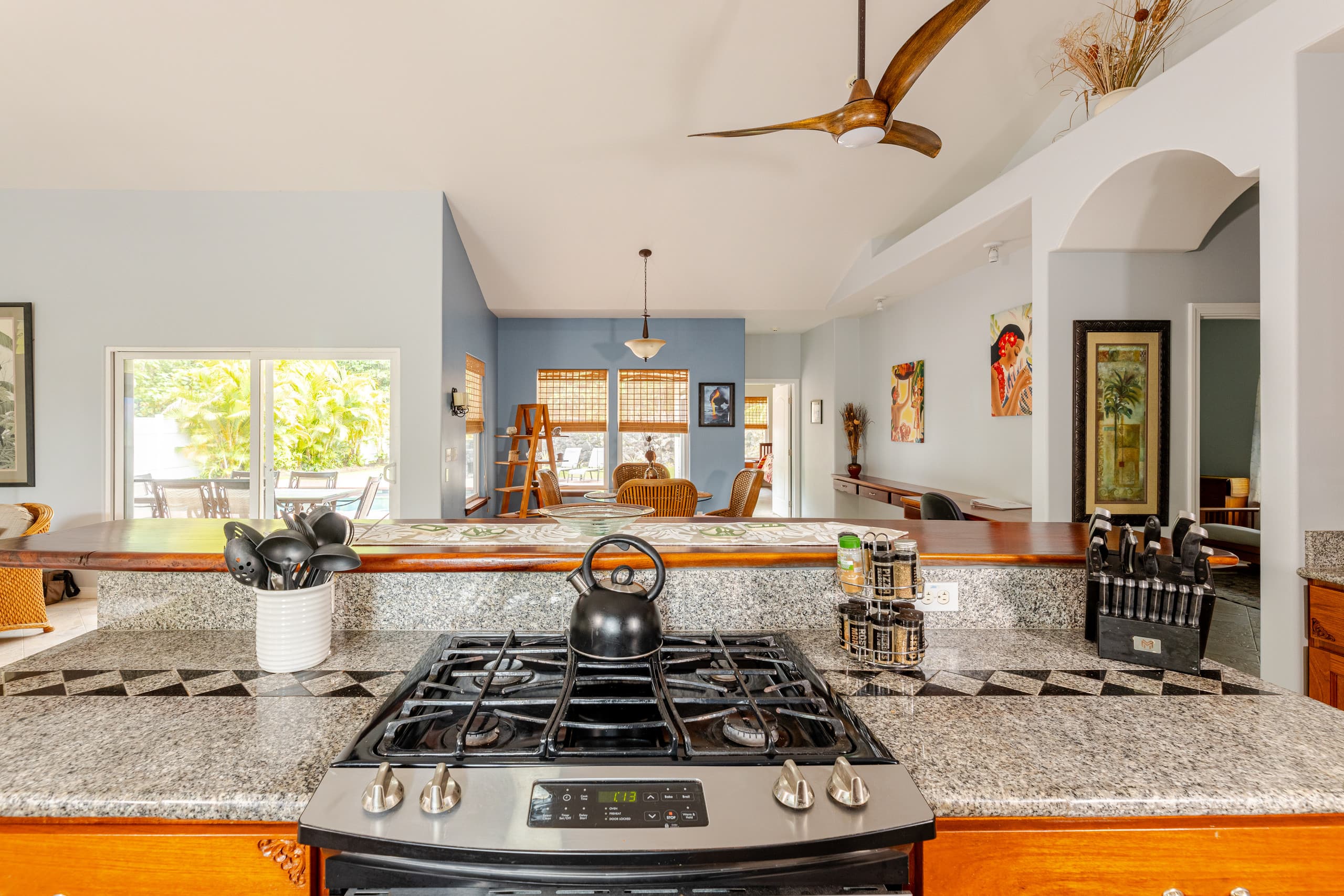 Home in Keaau · ★4.96 · 3 bedrooms · 4 beds · 2 private baths - Image 9