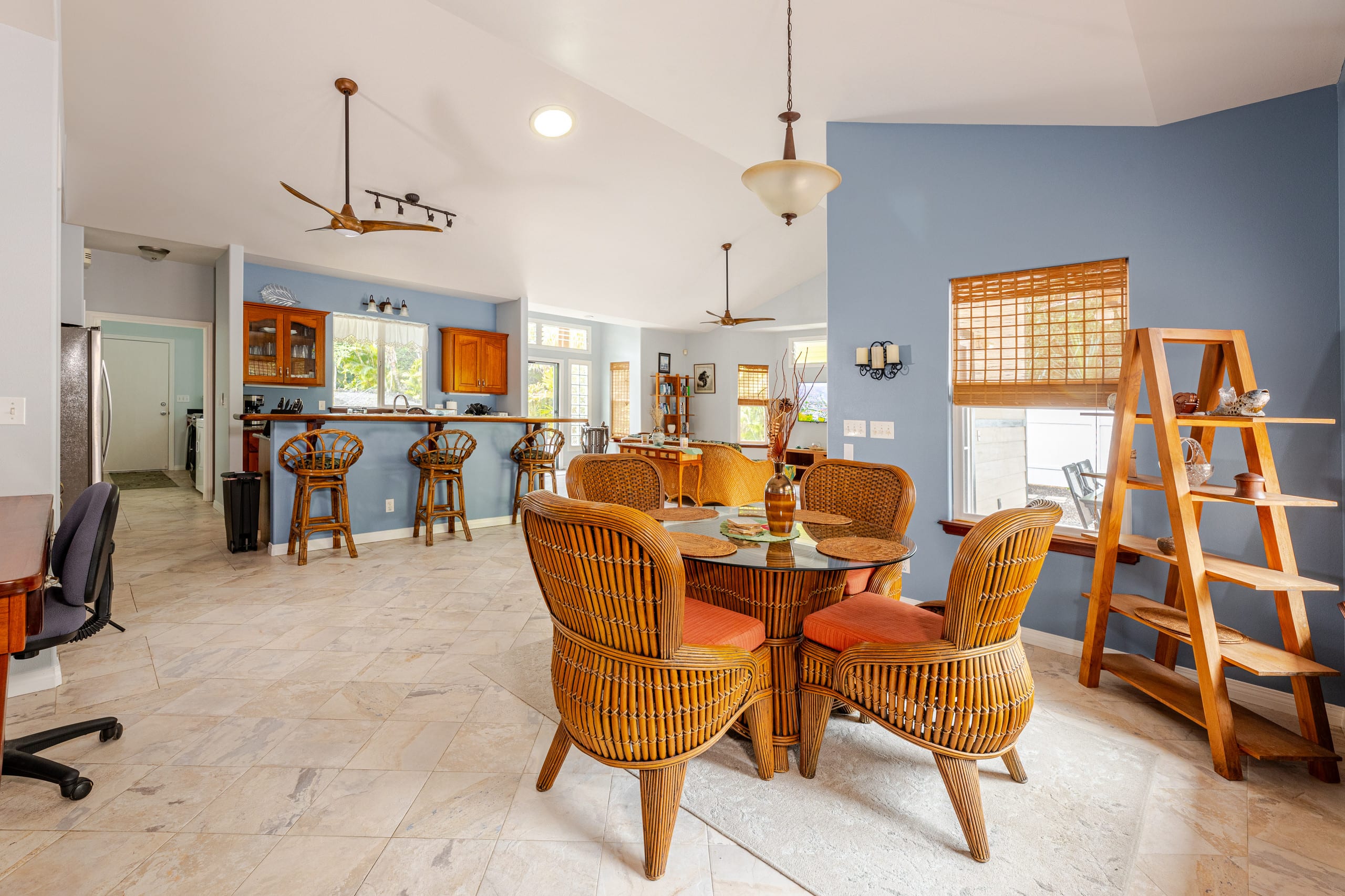 Home in Keaau · ★4.96 · 3 bedrooms · 4 beds · 2 private baths - Image 12