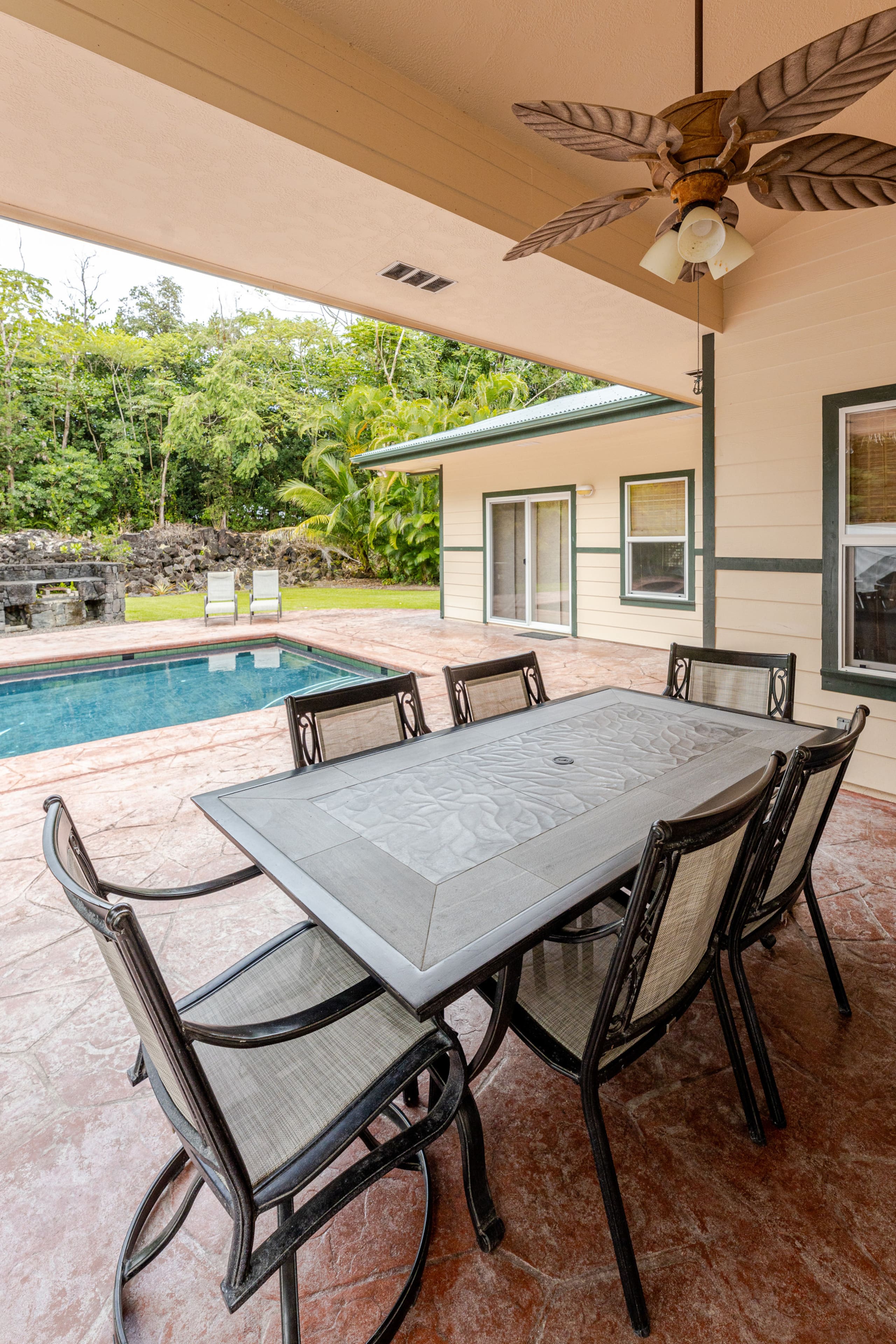 Home in Keaau · ★4.96 · 3 bedrooms · 4 beds · 2 private baths - Image 26