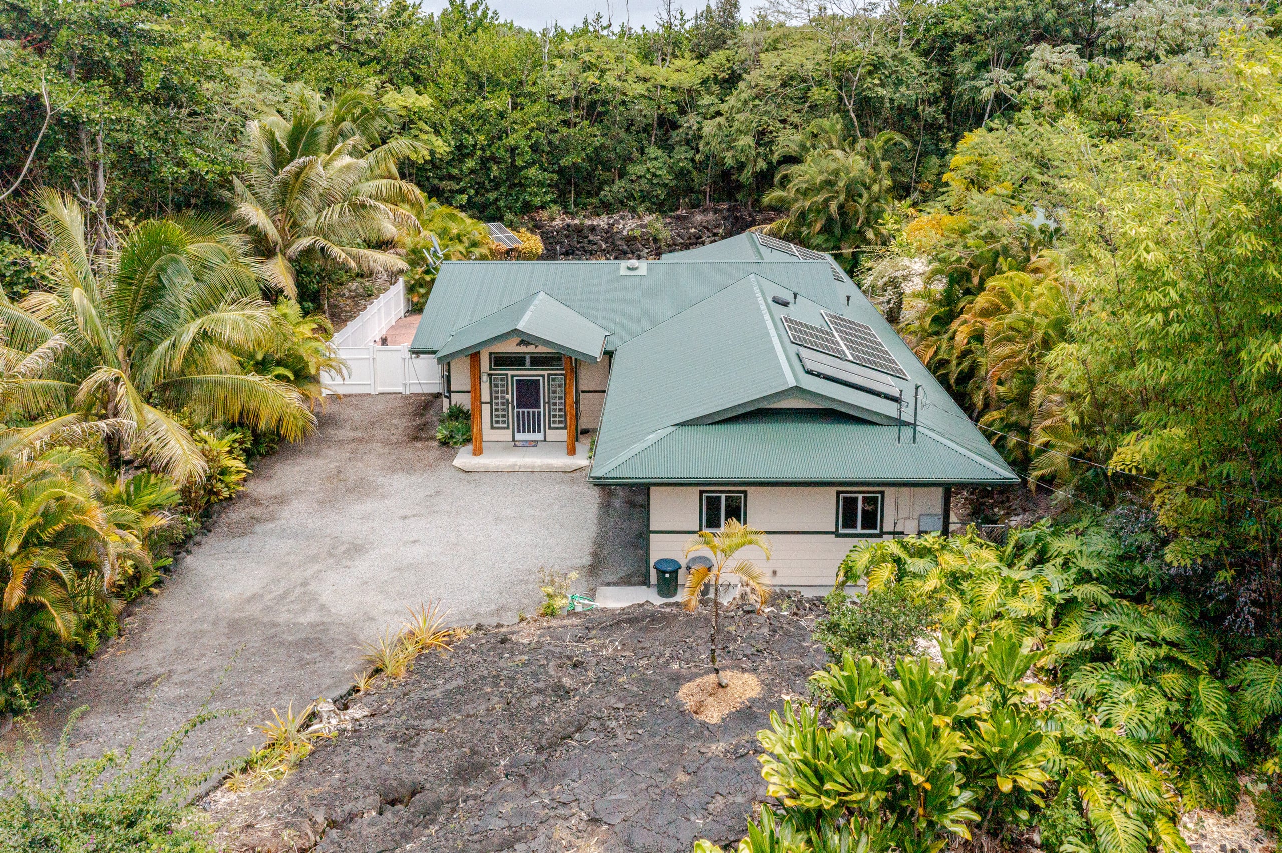 Home in Keaau · ★4.96 · 3 bedrooms · 4 beds · 2 private baths - Image 32