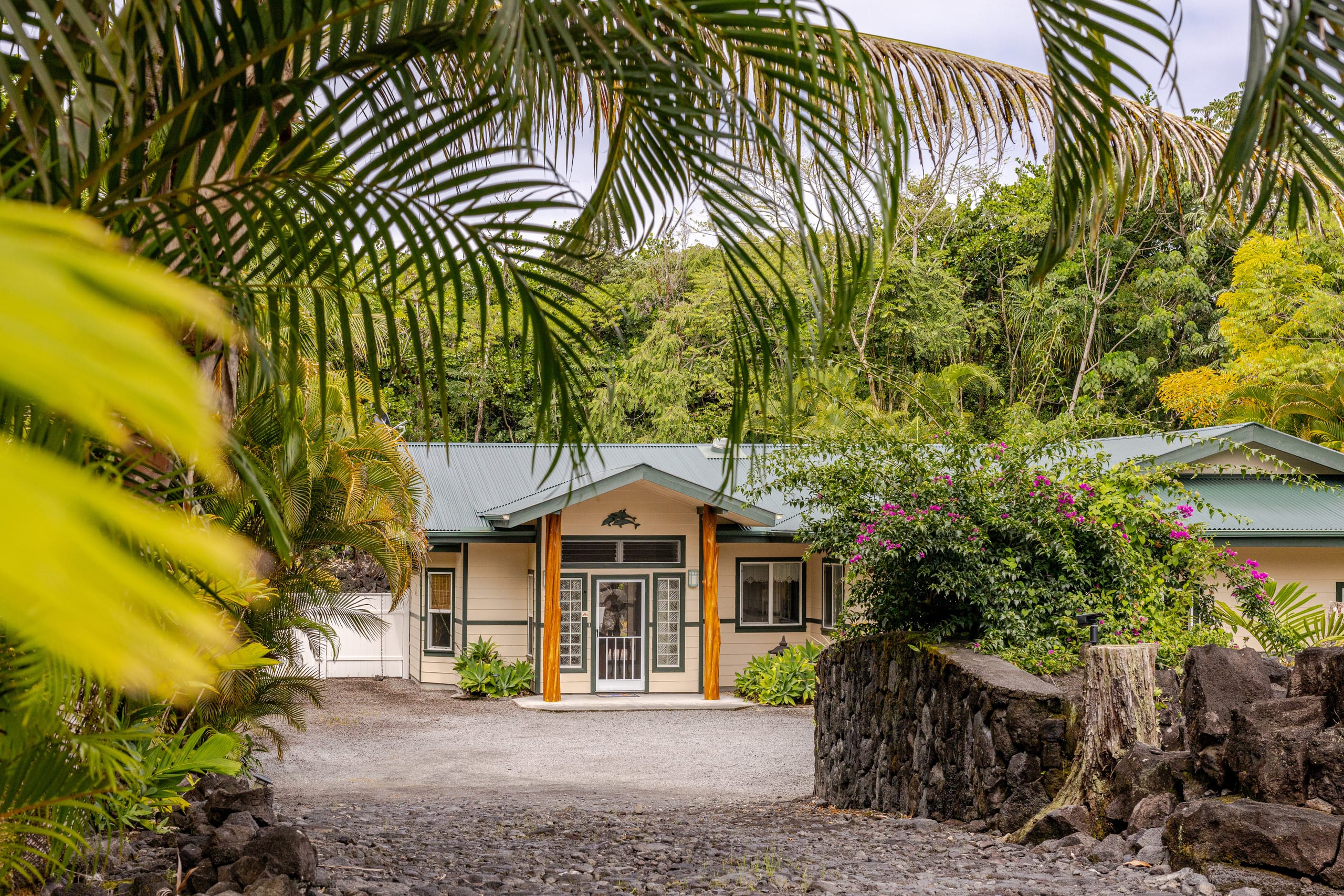 Home in Keaau · ★4.96 · 3 bedrooms · 4 beds · 2 private baths - Image 33