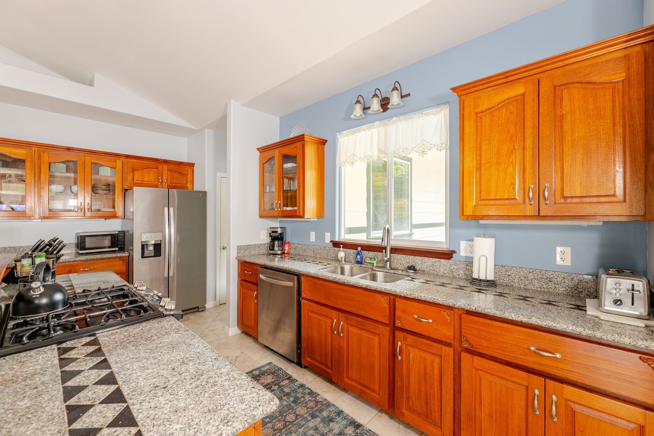 Home in Keaau · ★4.96 · 3 bedrooms · 4 beds · 2 private baths - Image 10