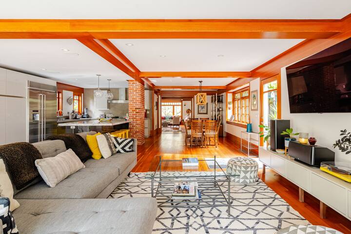 Luxury, Resort-Style Paradise on Balboa Park! gallery image 4