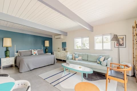 Popular Airbnb listing: Midcentury Guesthouse with Private Pool in Palm Springs