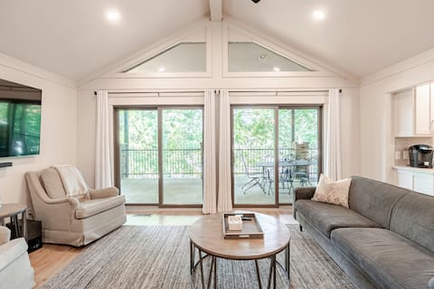 Popular Airbnb listing: The Stadium House! (steps from Razorback Stadium) in Fayetteville