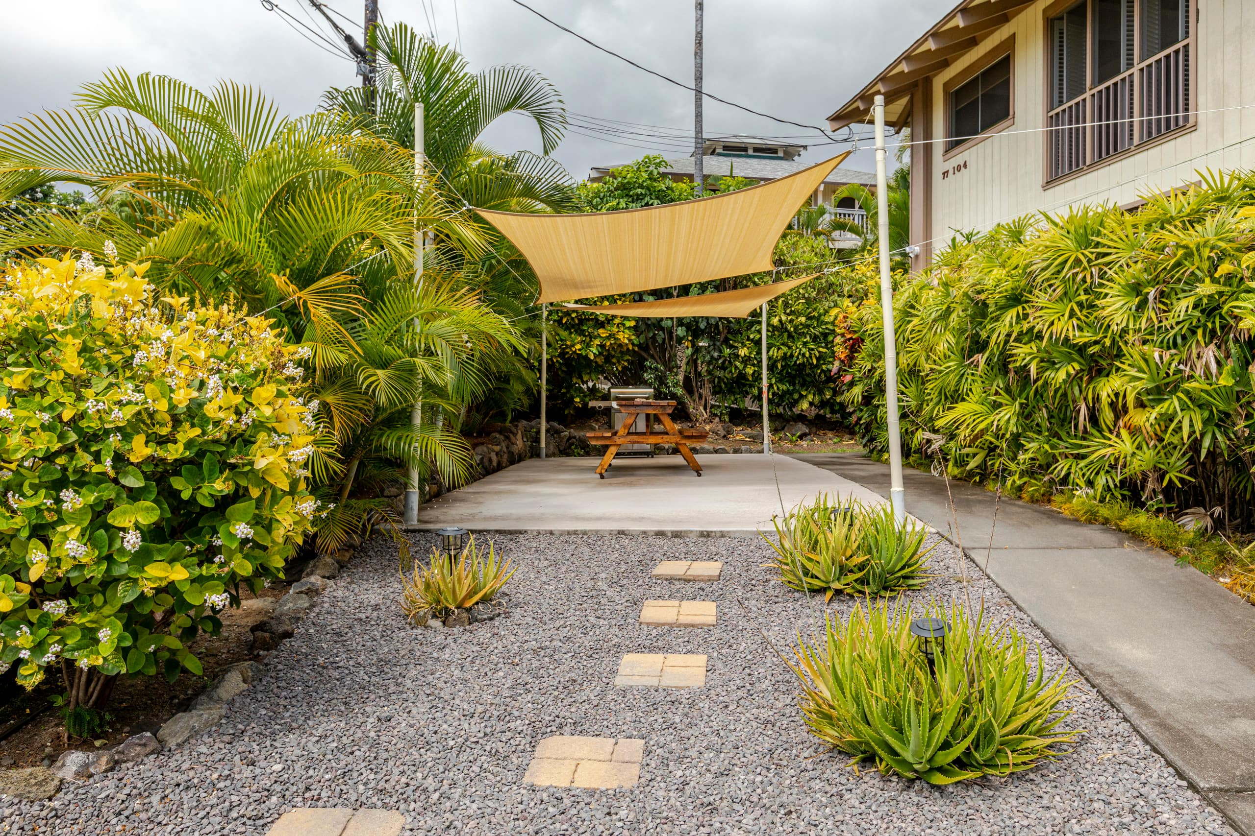 Location! Ocean views king bed walk to magic beach - Image 60