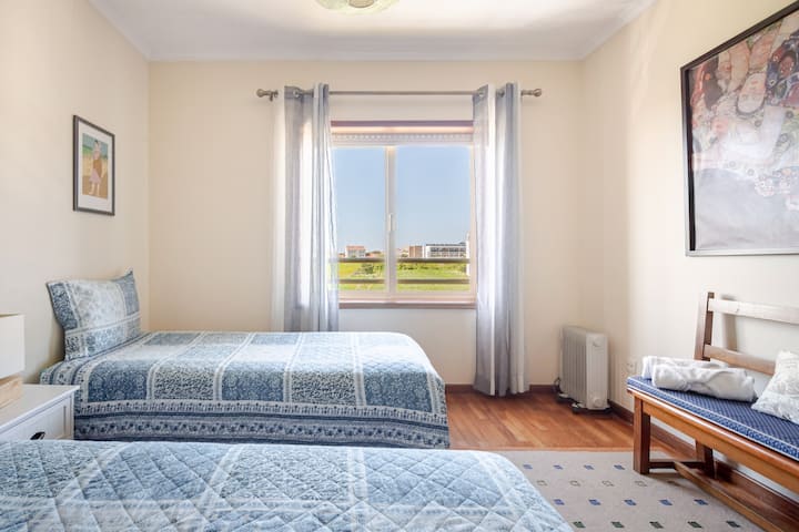 シングルサイズベッド2台