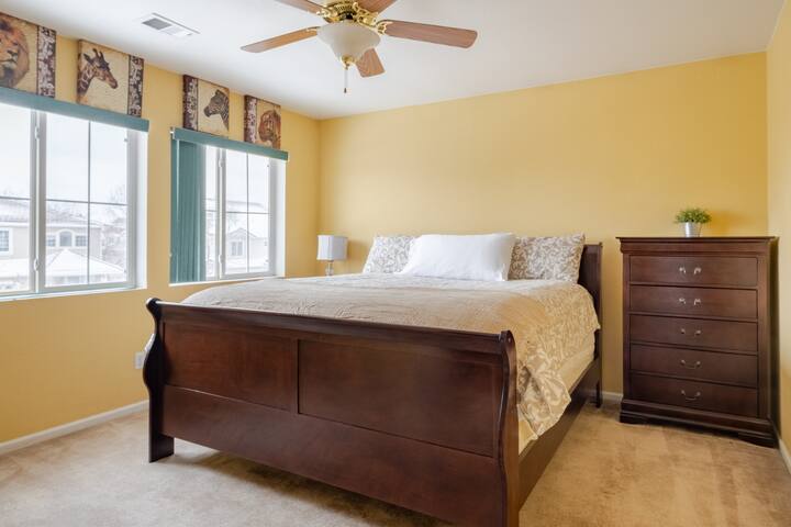 Immense Home Min from DenverAirport & GaylordHotel gallery image 4