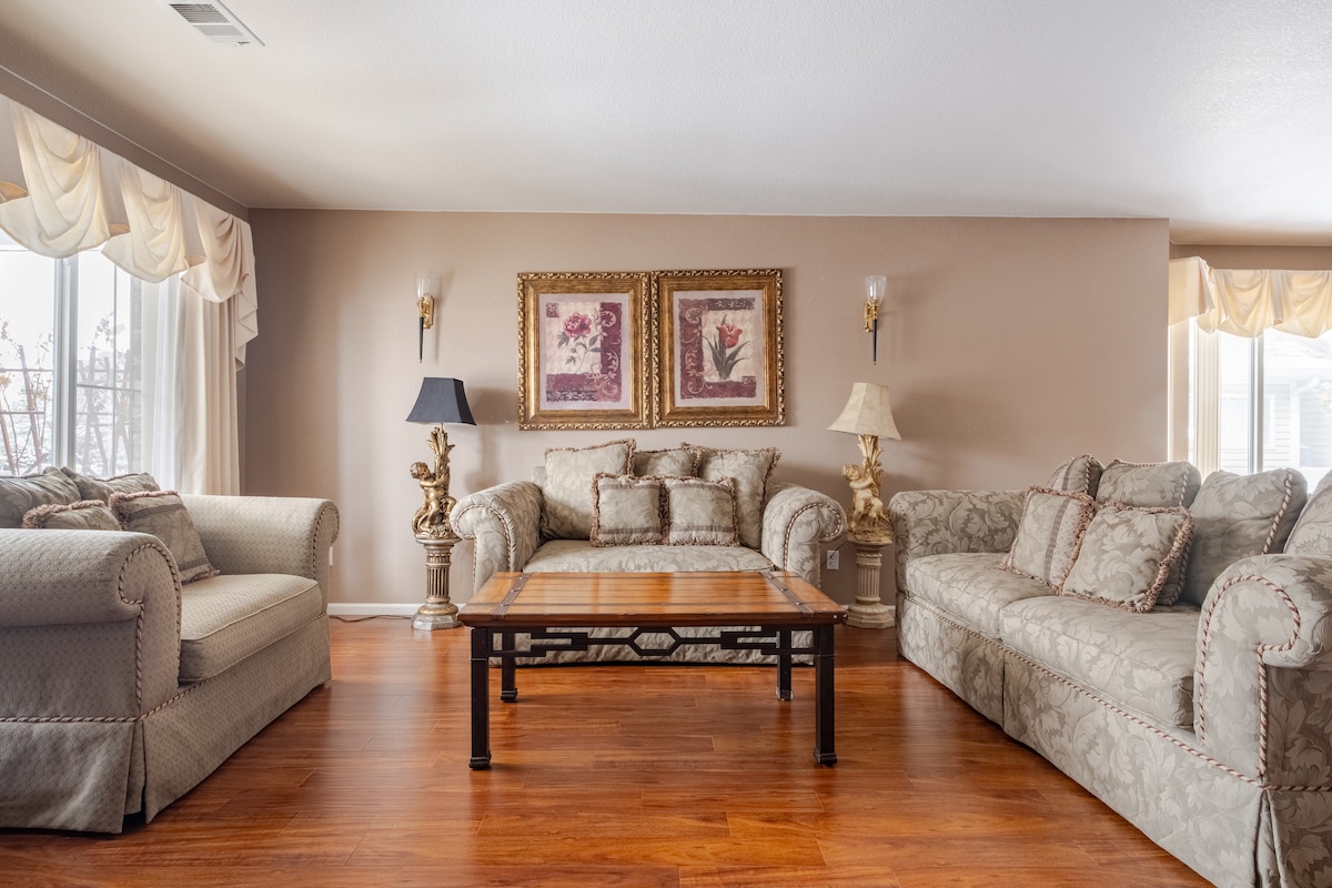 Immense Home Min from DenverAirport & GaylordHotel