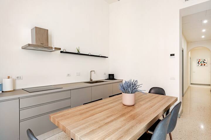 Boutique apartment by SupaStays gallery image 3