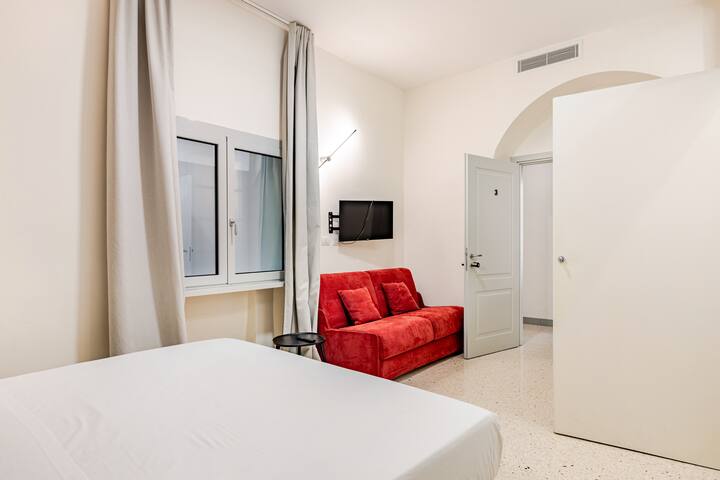 Boutique apartment by SupaStays gallery image 5