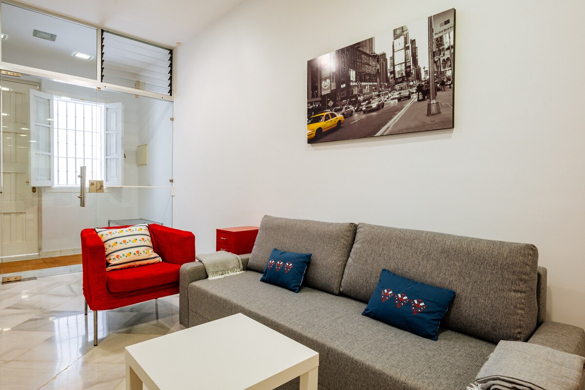 Anuncio de Airbnb popular: Lovely loft next to la Giralda en El Arenal