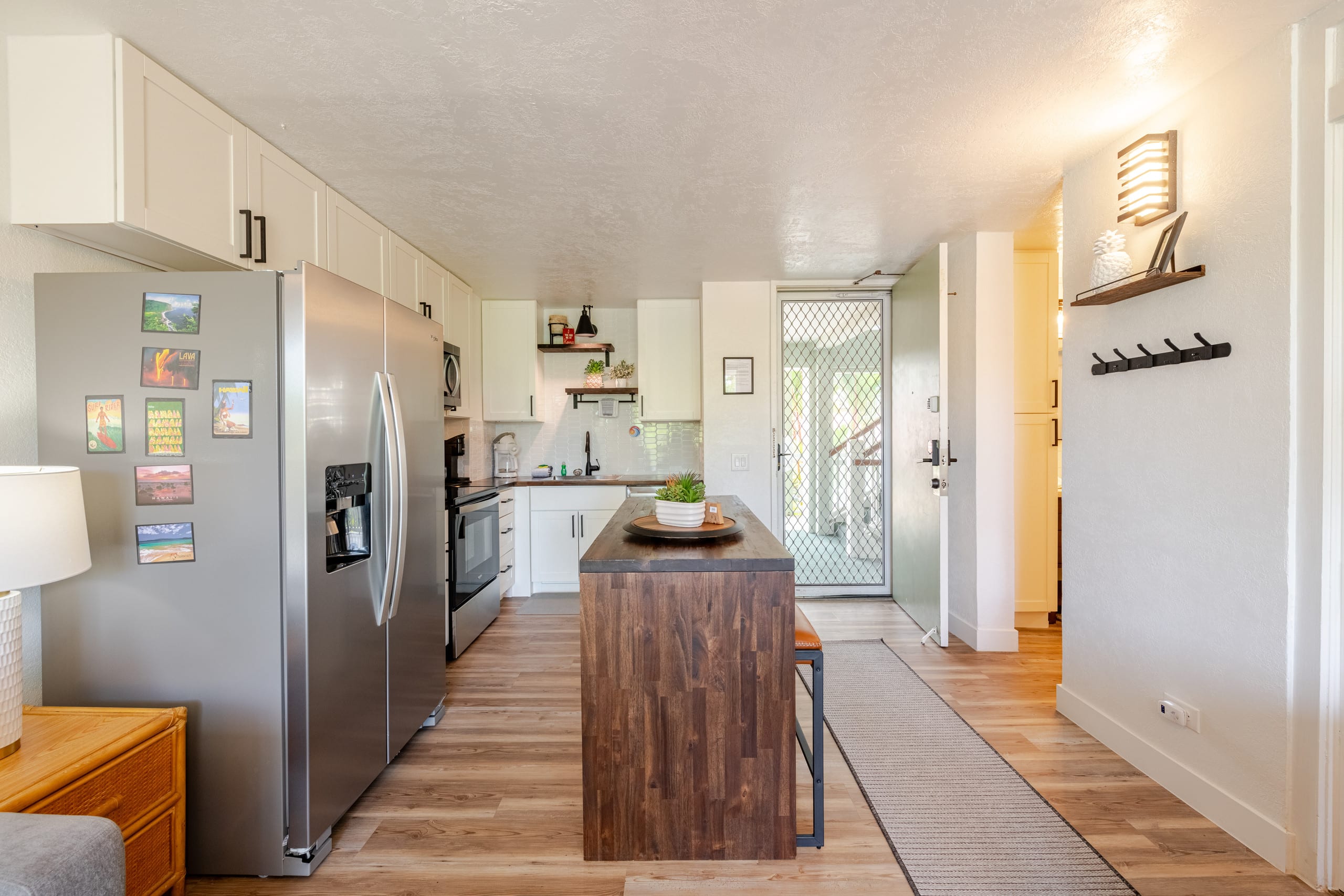 Beautiful 1 Bedroom with Full Kitchen and King bed - Photo 12