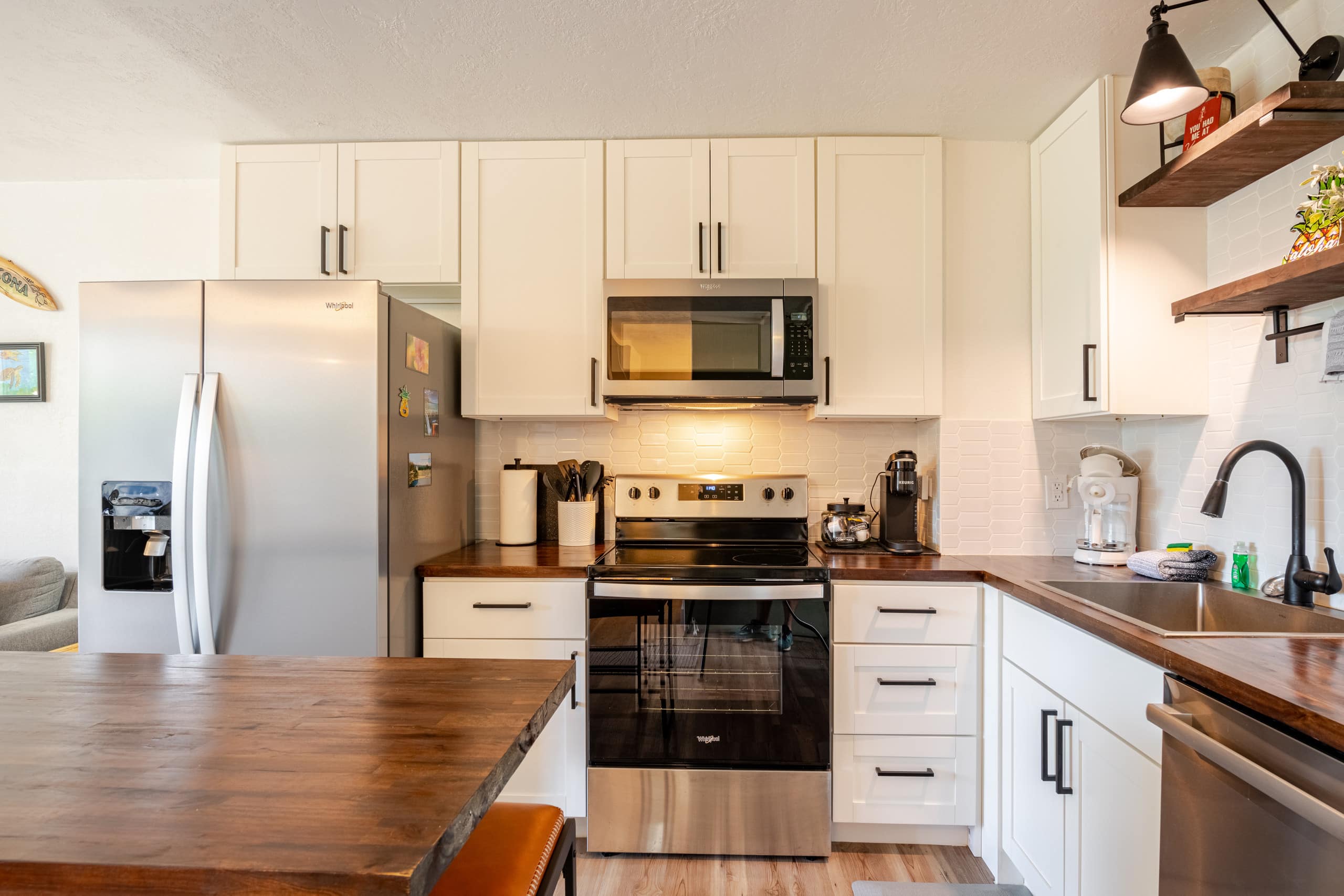Beautiful 1 Bedroom with Full Kitchen and King bed - Photo 13