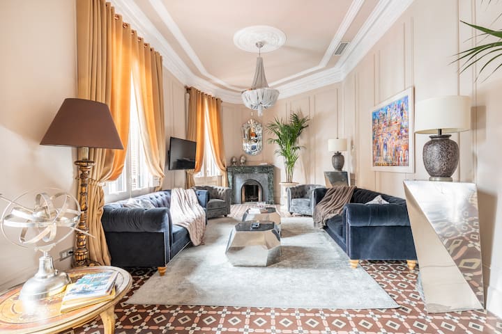 Exquisite, Palatial Home in Eixample