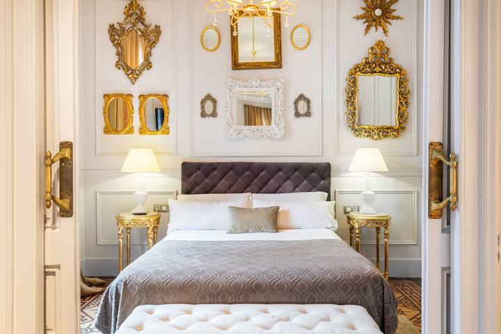 Exquisite, Palatial Home in Eixample gallery image 2