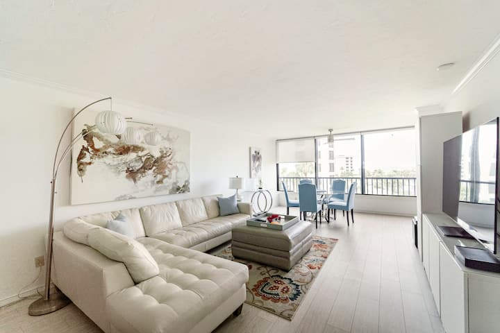 Escape To Paradise At The Beachfront Condo! - Siesta Key, FL