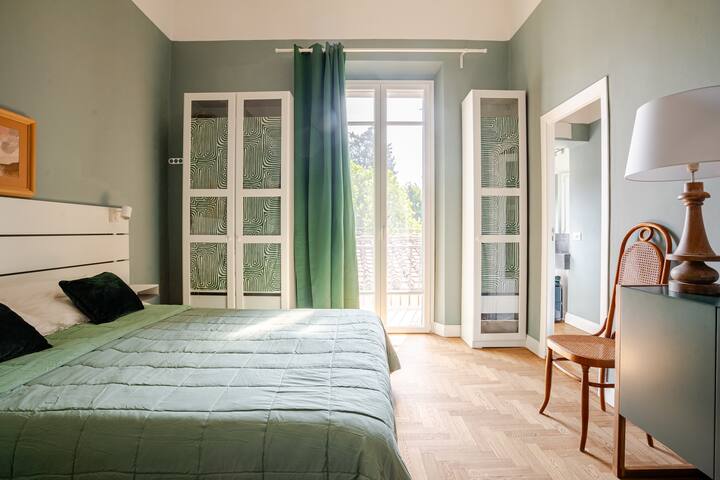 Bright Florentine with fresco 3 bedrooms EggPrint gallery image 4