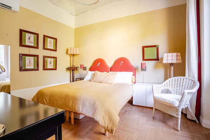 Bright Florentine with fresco 3 bedrooms EggPrint