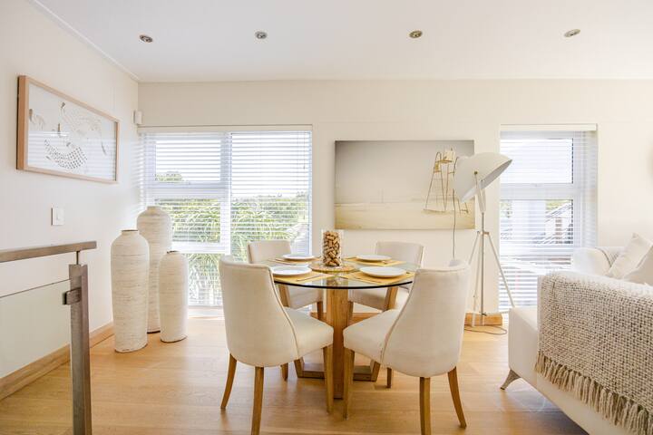 Modern Apartment on Drama ( with a generator) gallery image 2