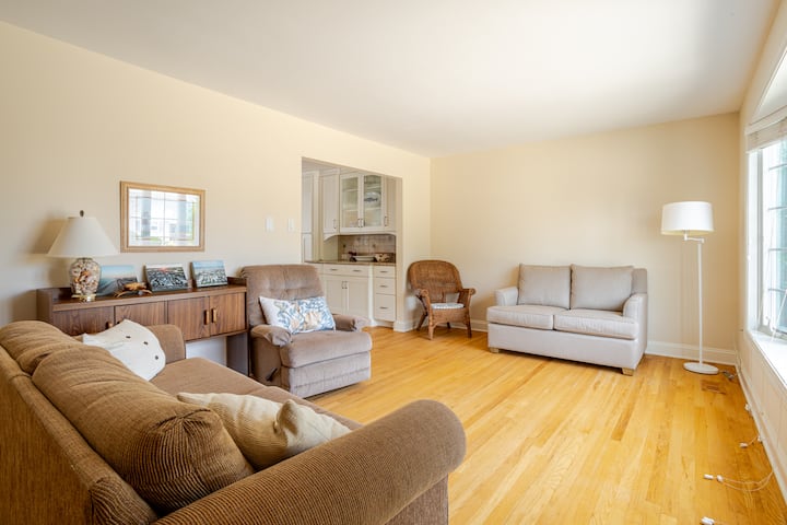Quiet Renovated Family Retreat W/ Bikes - Ocean City, NJ