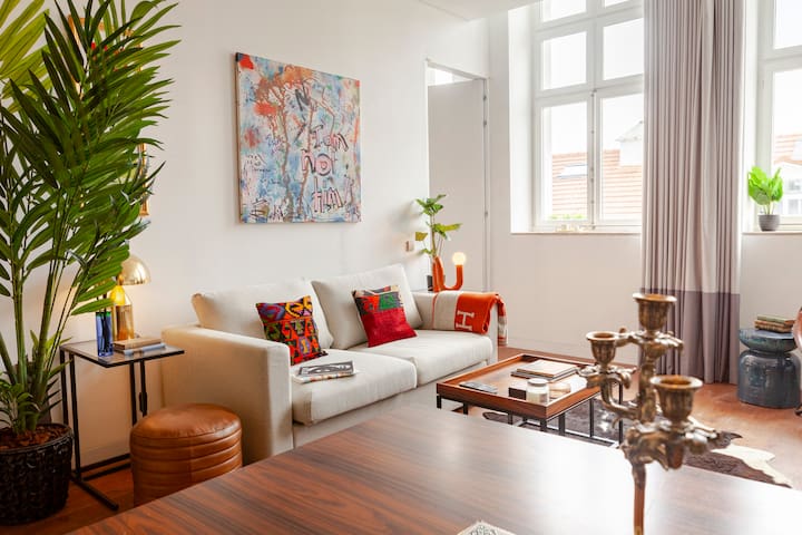 Luxury &Bright 2BD Apartment facing Timeout Market