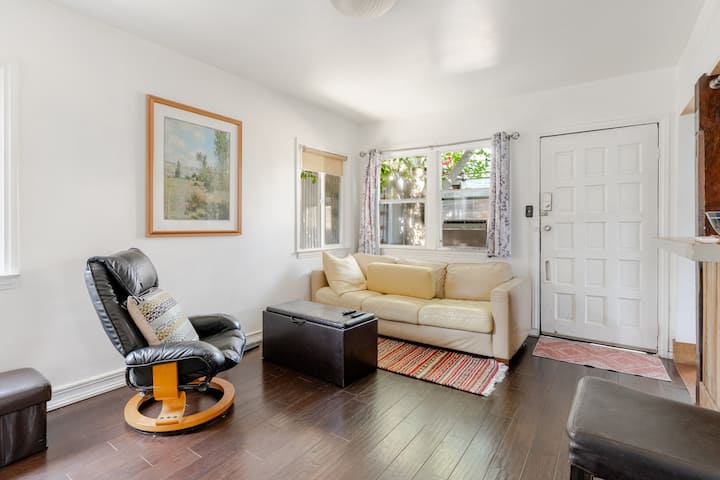 Entire House- W/patio Garden - Burbank, CA