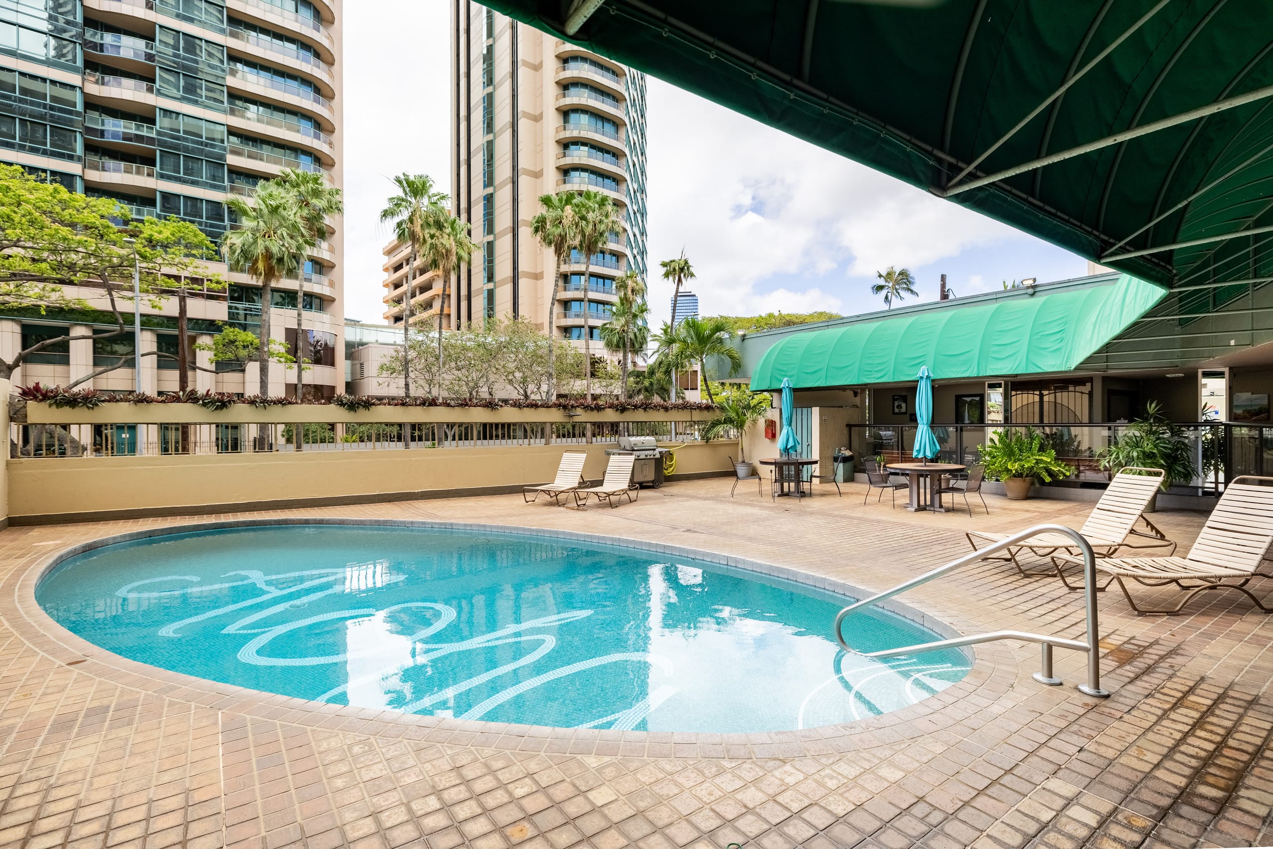Aloha  Breeze Cozy  2brd Waikiki Parking View - Image 41