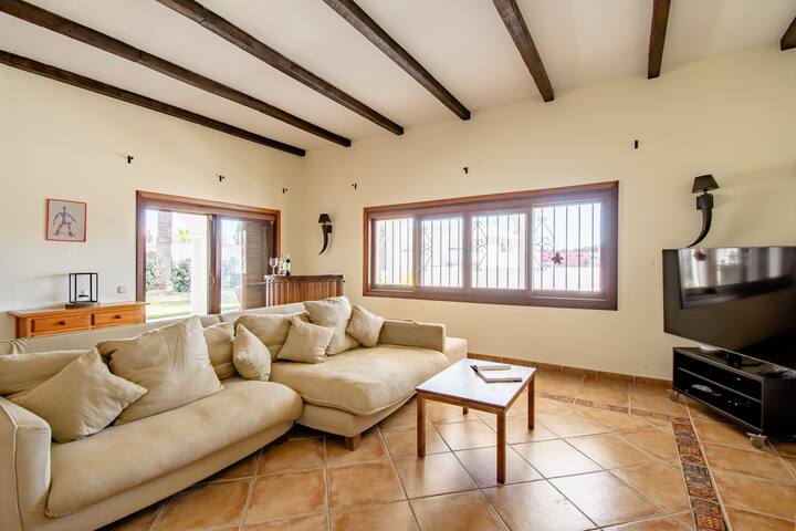 4 Bedroom Oasis With Salt Water Private Pool - Sotogrande