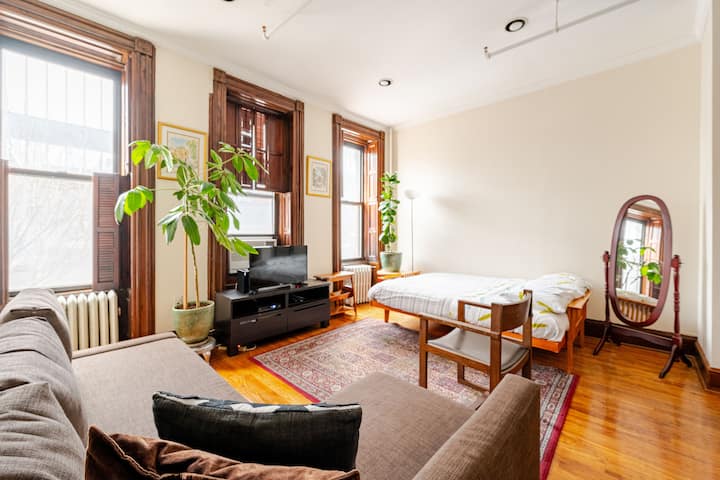 Spacious Rooms In A Town House - Nueva York, NY