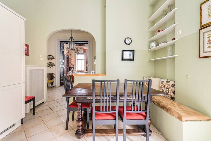 Former Imperial Palace Turned Condo gallery image 3