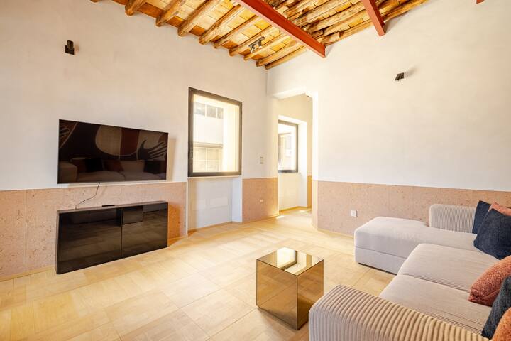 Spanish Steps Exclusive 3BDR gallery image 5