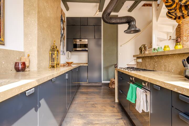 luxurious Canal house Amsterdam gallery image 4